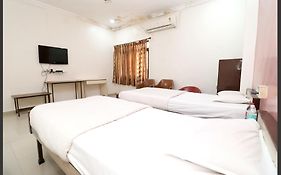 Hotel Gomatgiri